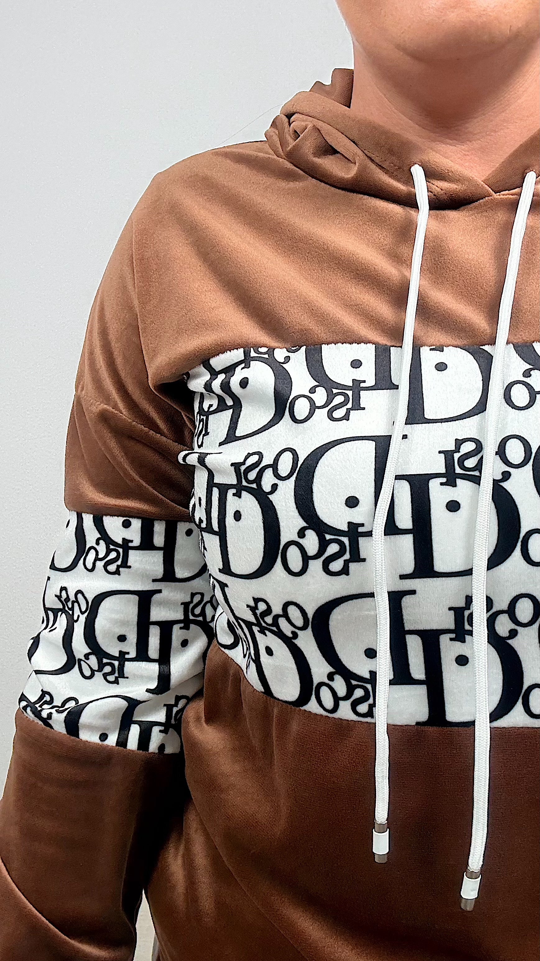 SUDADERA SELENA MARRON