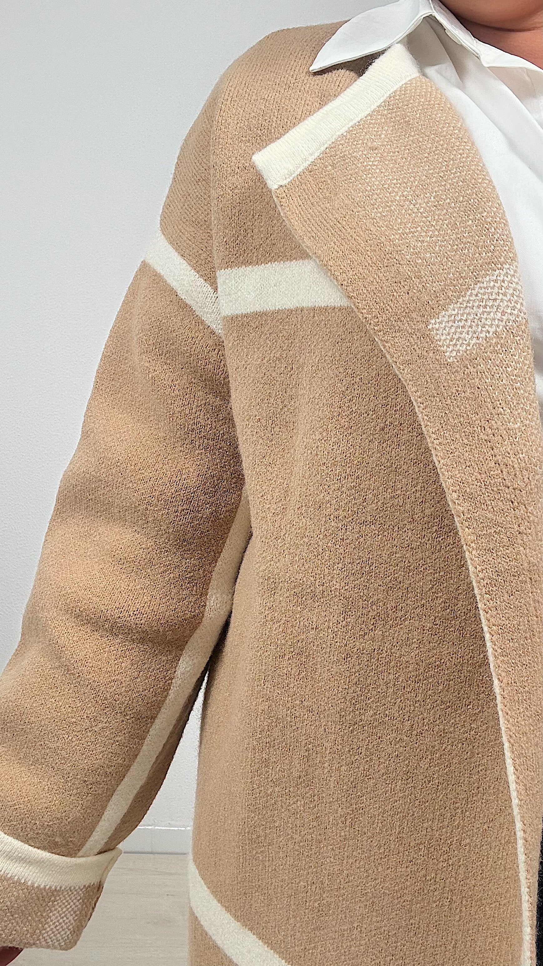 CHAQUETA CLAUDIA BEIGE