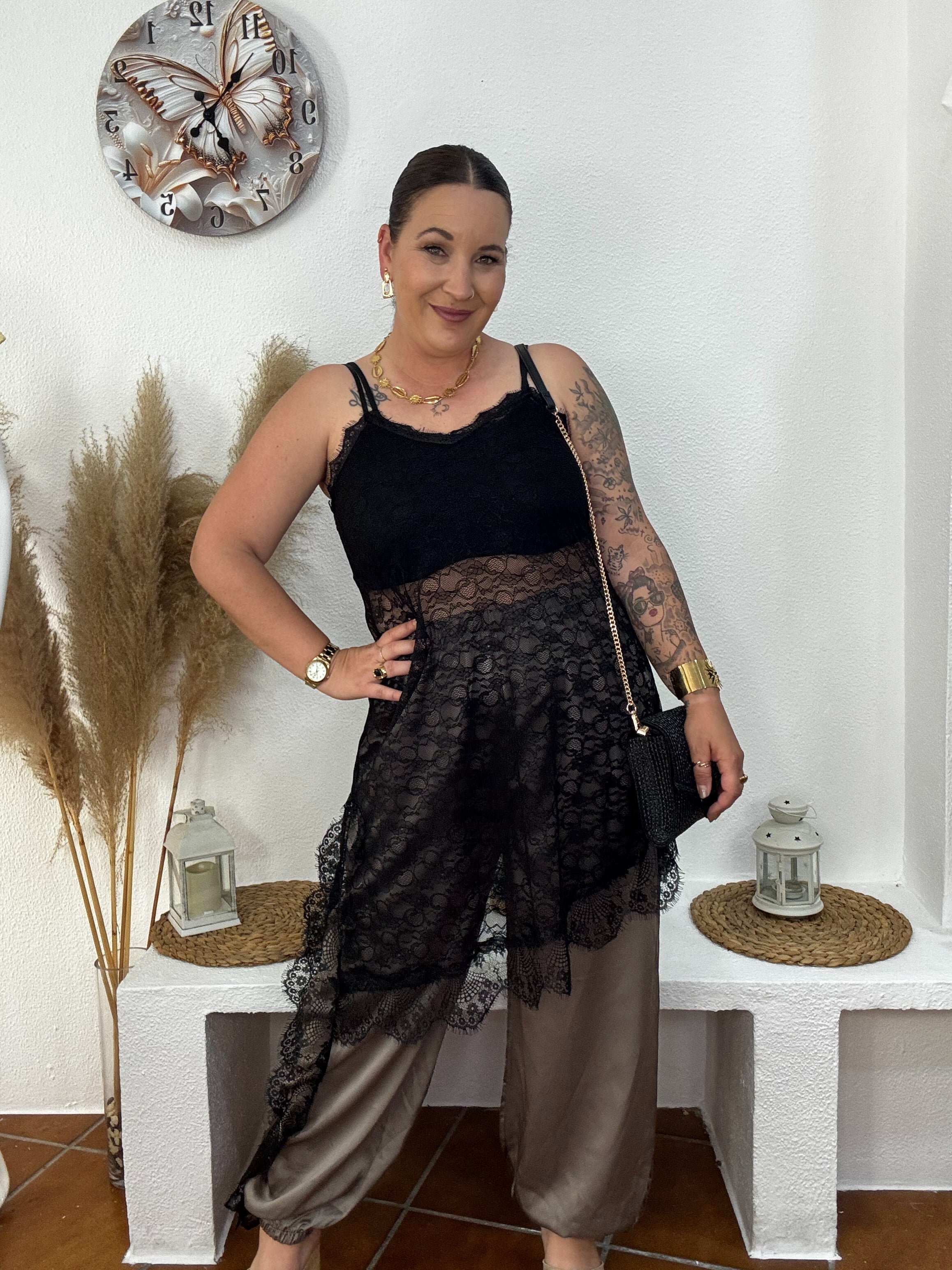 Looks de entretiempo para mujeres reales: cómo vestir bien cuando no sabes si hace frío o calor