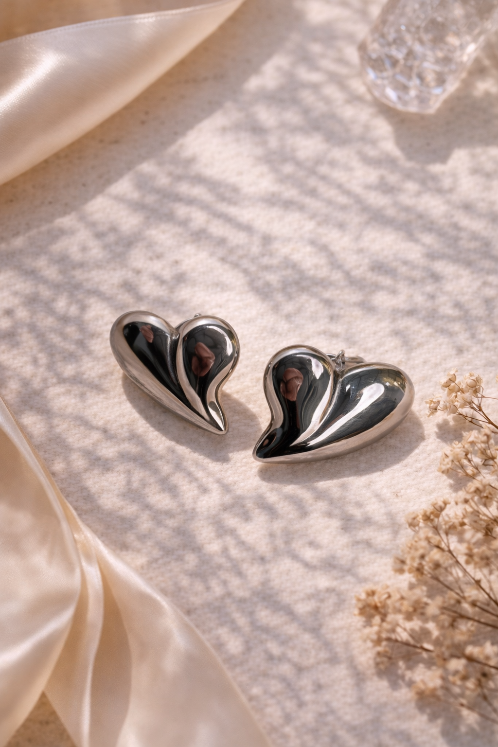 Pendientes Corazón Plateado Brillo Espejo