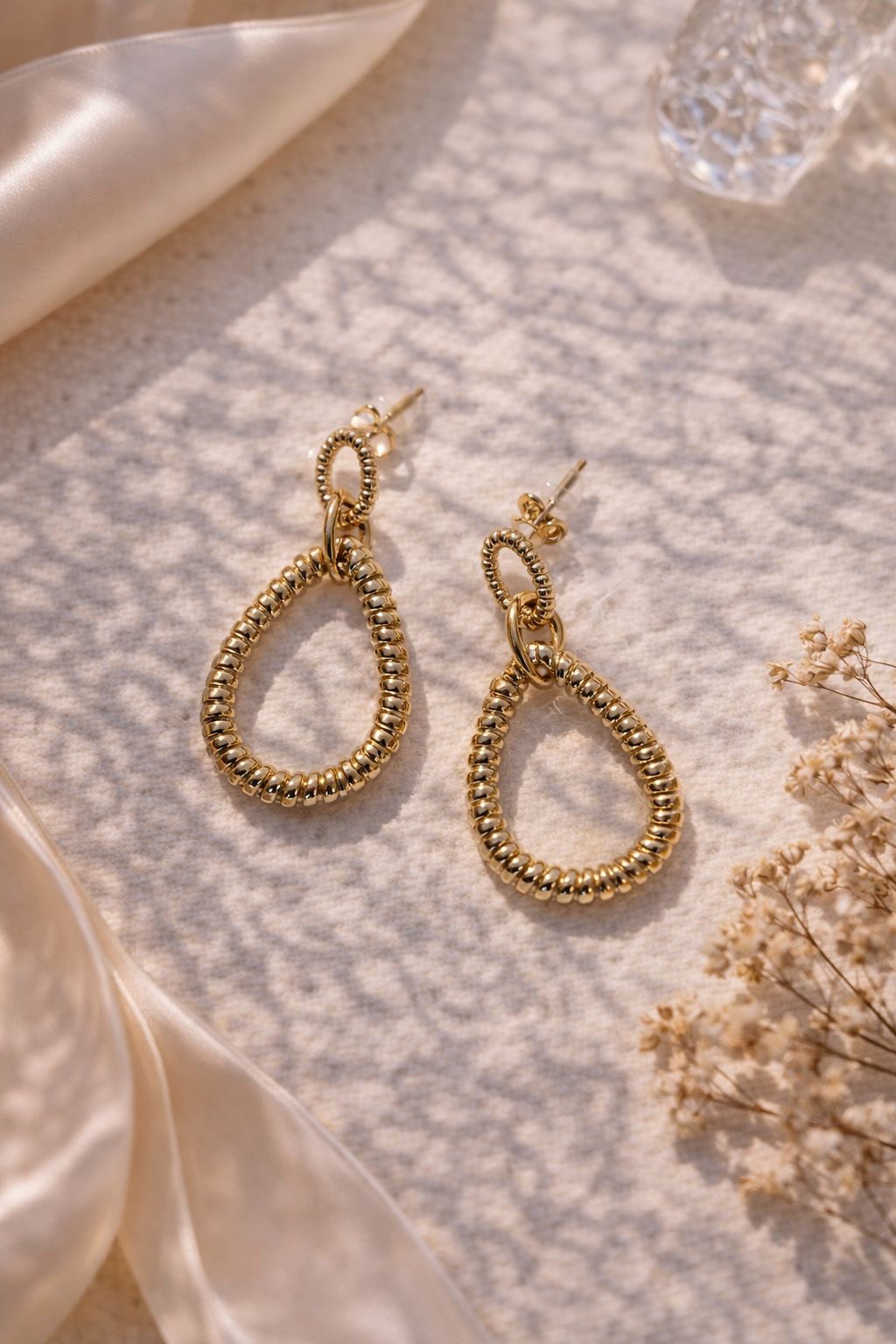 Pendientes Gota Dorada Textura Trenzada