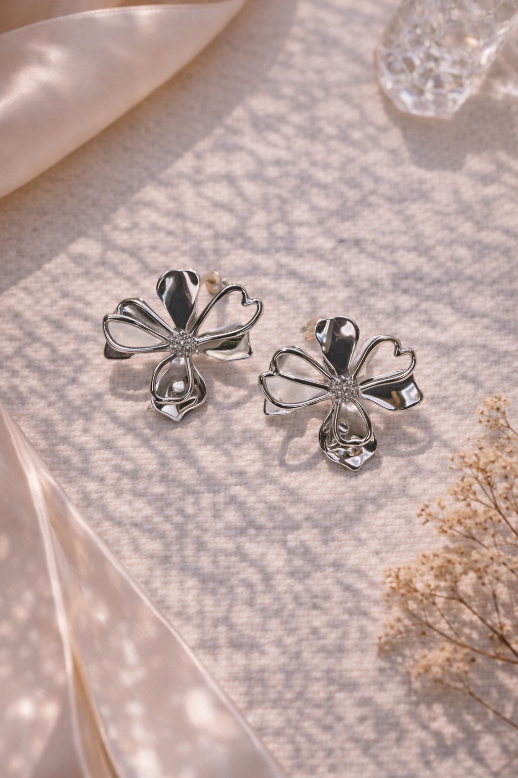 Pendientes Flor Plateada Brillo