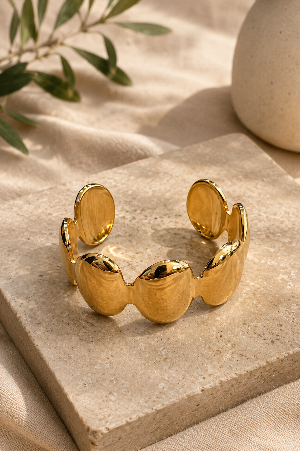 Pulsera dorada de acero