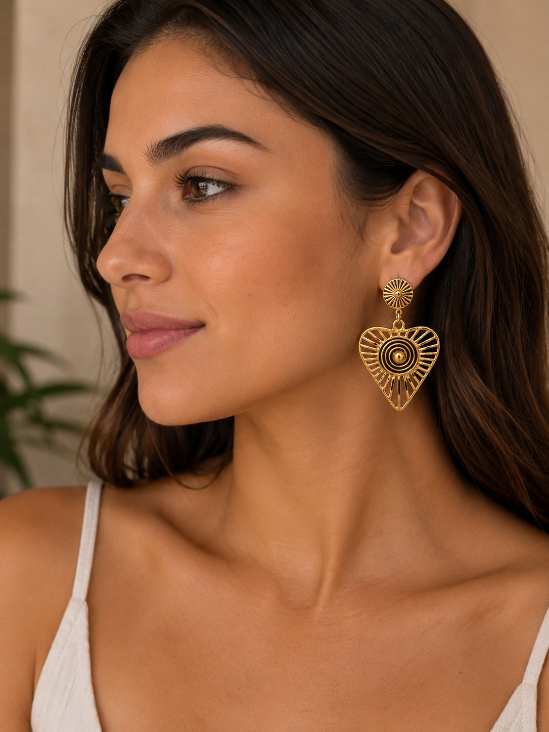Pendientes corazón dorado calado