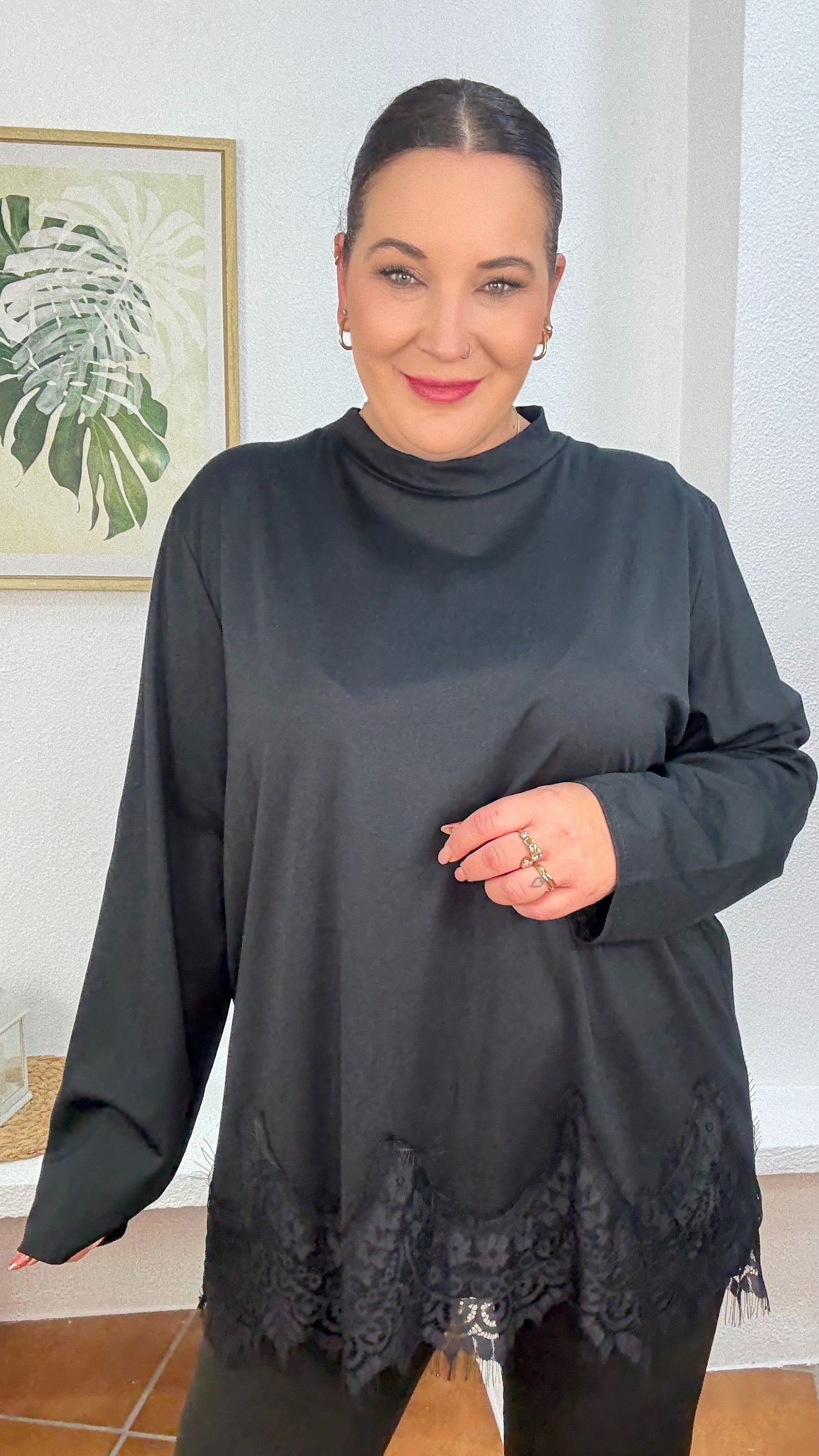 CAMISETA MACARENA NEGRA