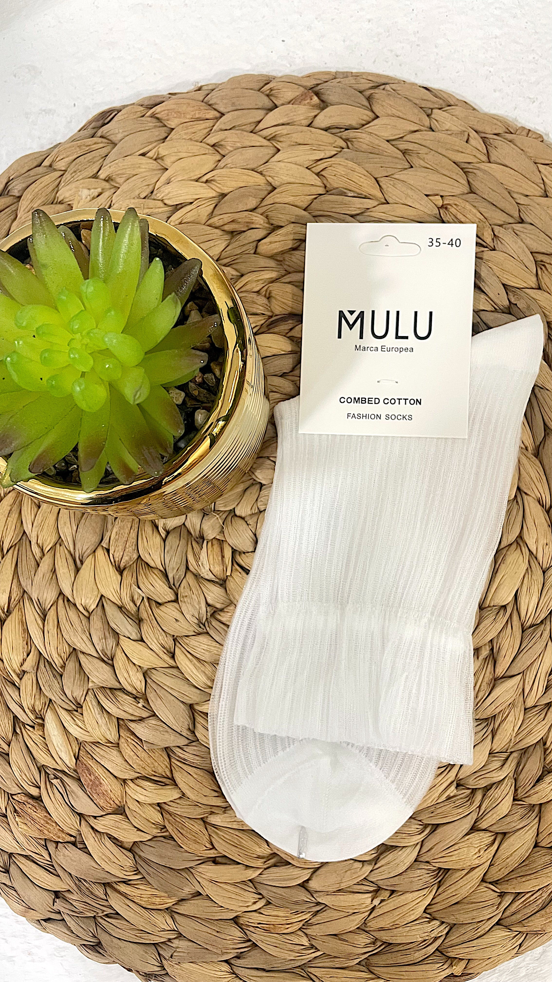 Calcetines de media para mujer en color blanco canalé – GlowXL Chiclana